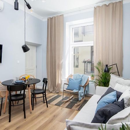 Barbacan Suites - Old Town Apartments - By Upstairs Krakow Dış mekan fotoğraf
